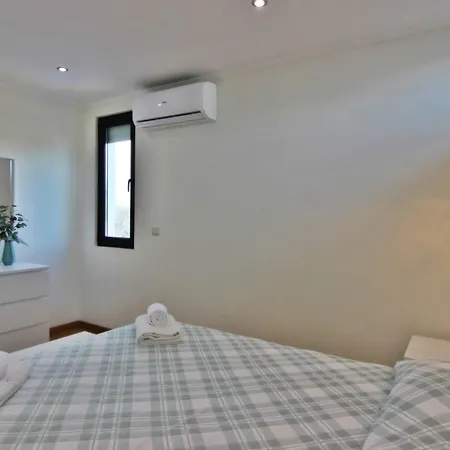 Pe Do - - Pool Hébergement de vacances