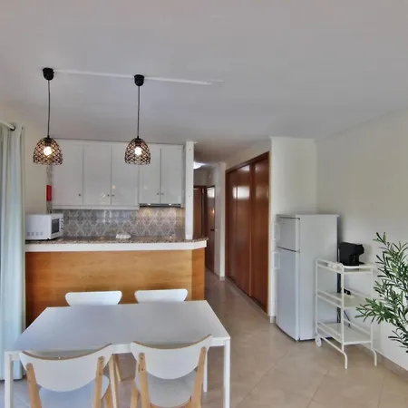 Pe Do - - Pool * Quarteira