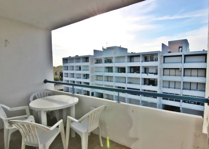 Pe Do - - Pool Quarteira