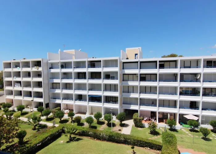 Pe Do - - Pool * Quarteira