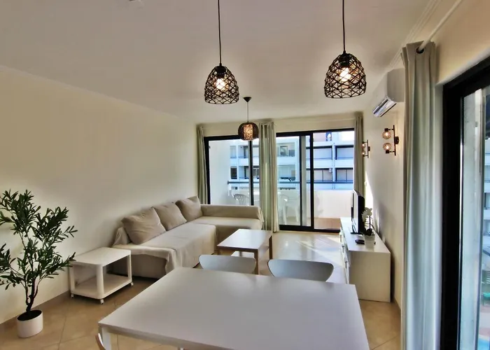 Pe Do - - Pool * Quarteira